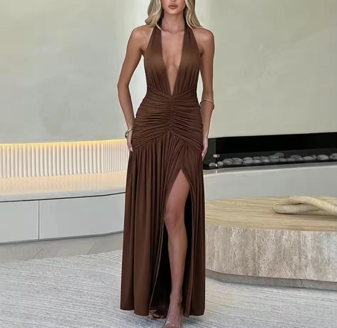 Robe plongeante